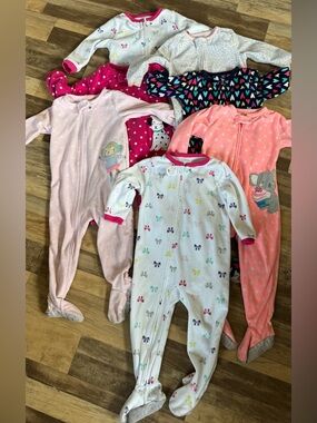Toddler Girls fleece Footed pajamas bundle 24 months assorted colors Carter’s